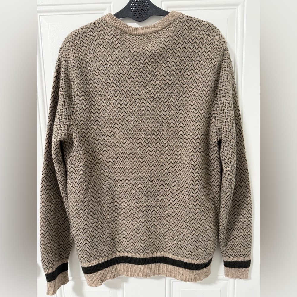 Rugged Merino Wool Donegal
Herringbone Medium Sweater For Men - Picture 3 of 11